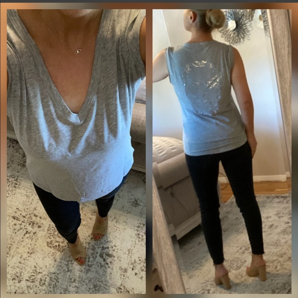 Now in blk 🖤Z & V  Studded skull tank. - Picture 4 of 8